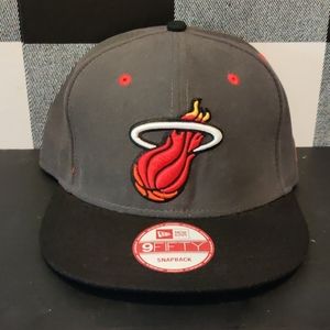 Mens Heat Snap Back